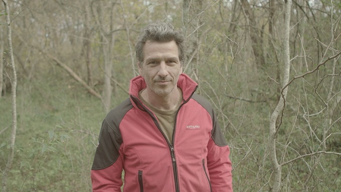 Federico Amador : "Supervivencia al desnudo"