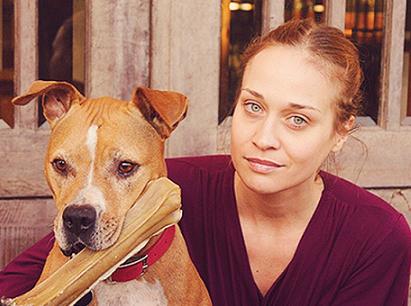 Fiona Apple y su perro