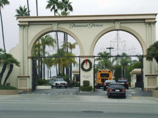 Puerta de ingreso a Paramount
